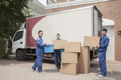 Household and business relocation with a removal van in Lower Morden