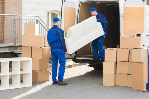 Removals van service for homes and flats in Lower Morden
