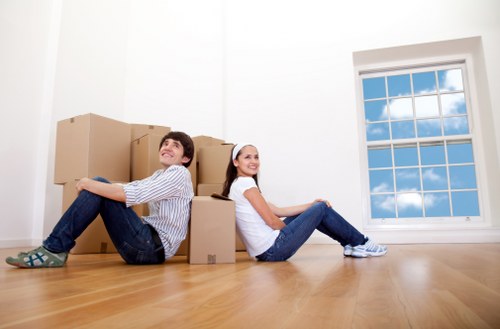 Removal truck hire for residential and commercial customers in Lower Morden