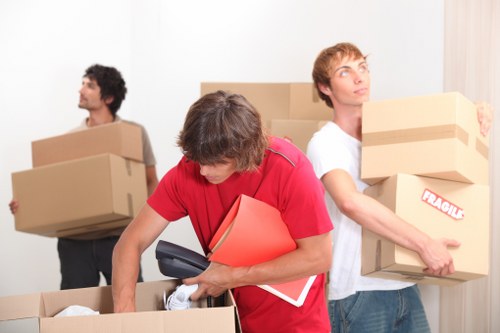 Residential moving truck for flats and houses in Lower Morden